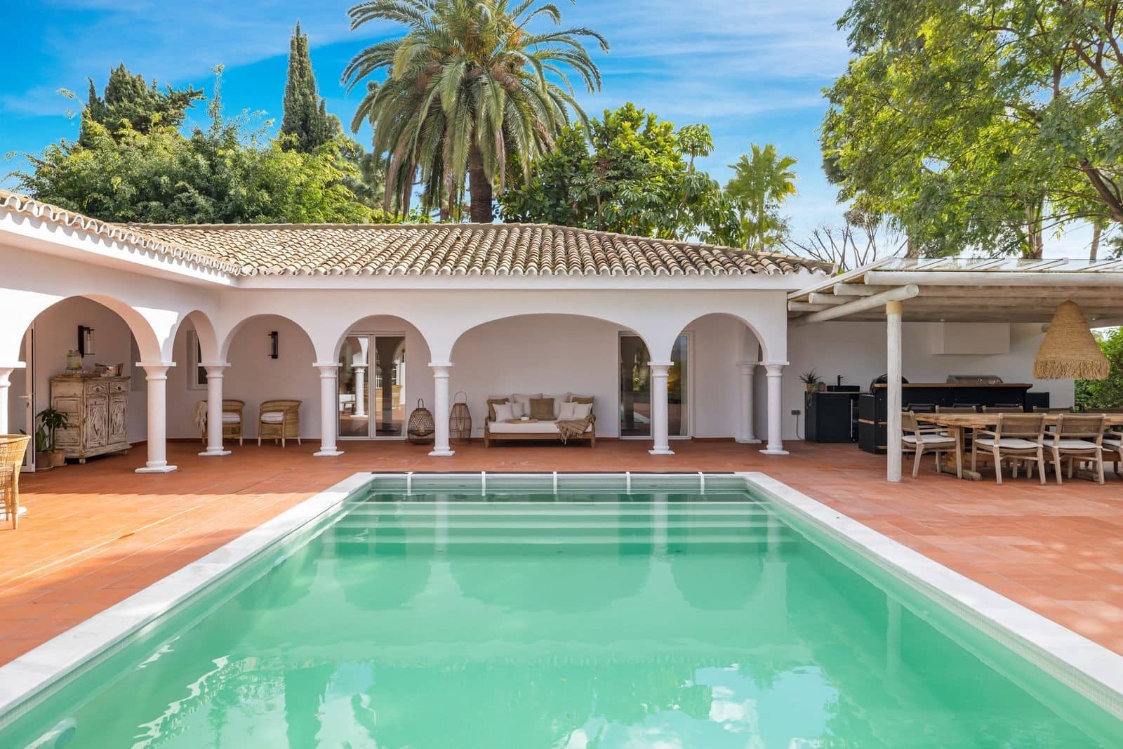 3 sypialnia Willa na sprzedaż w Marbella z basenem garażem - 2 850 000 € (Ref: 9732000)