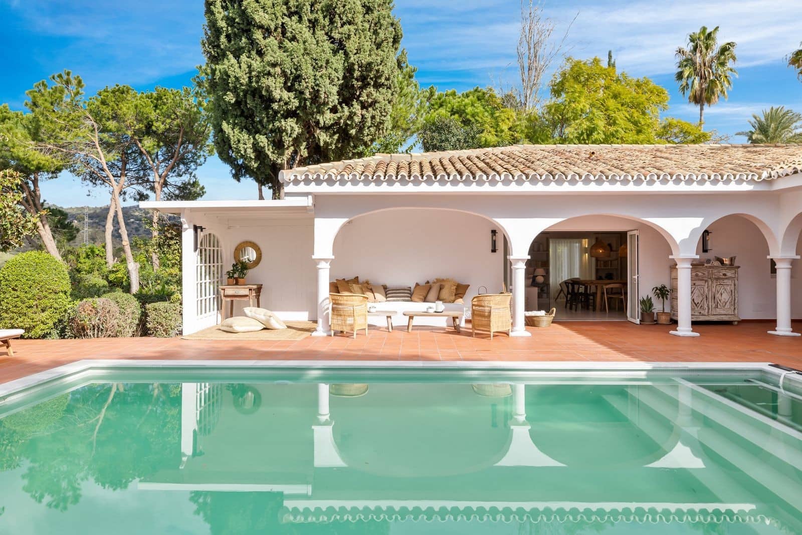 3 sypialnia Willa na sprzedaż w Marbella z basenem garażem - 2 850 000 € (Ref: 9732000)
