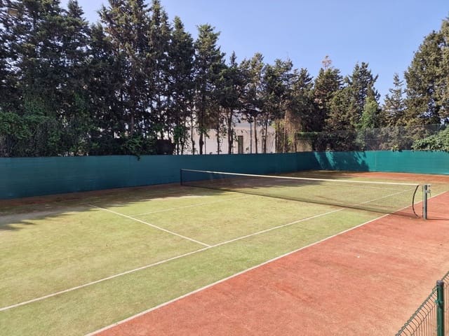 5 sypialnia Willa na sprzedaż w Guadalmina Baja, Marbella z basenem garażem - 2 249 000 € (Ref: 9732005)