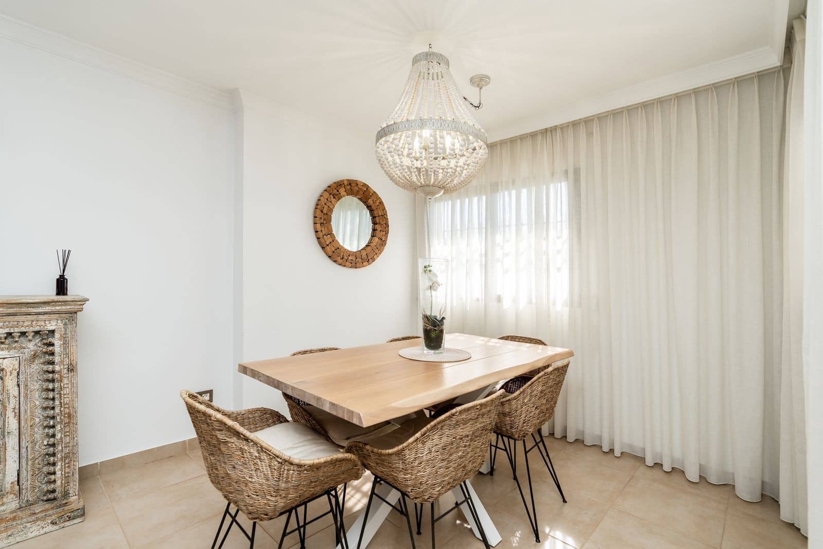 5 soverom Villa til salgs i El Paraiso med svømmebasseng garasje - € 1 600 000 (Ref: 9732006)