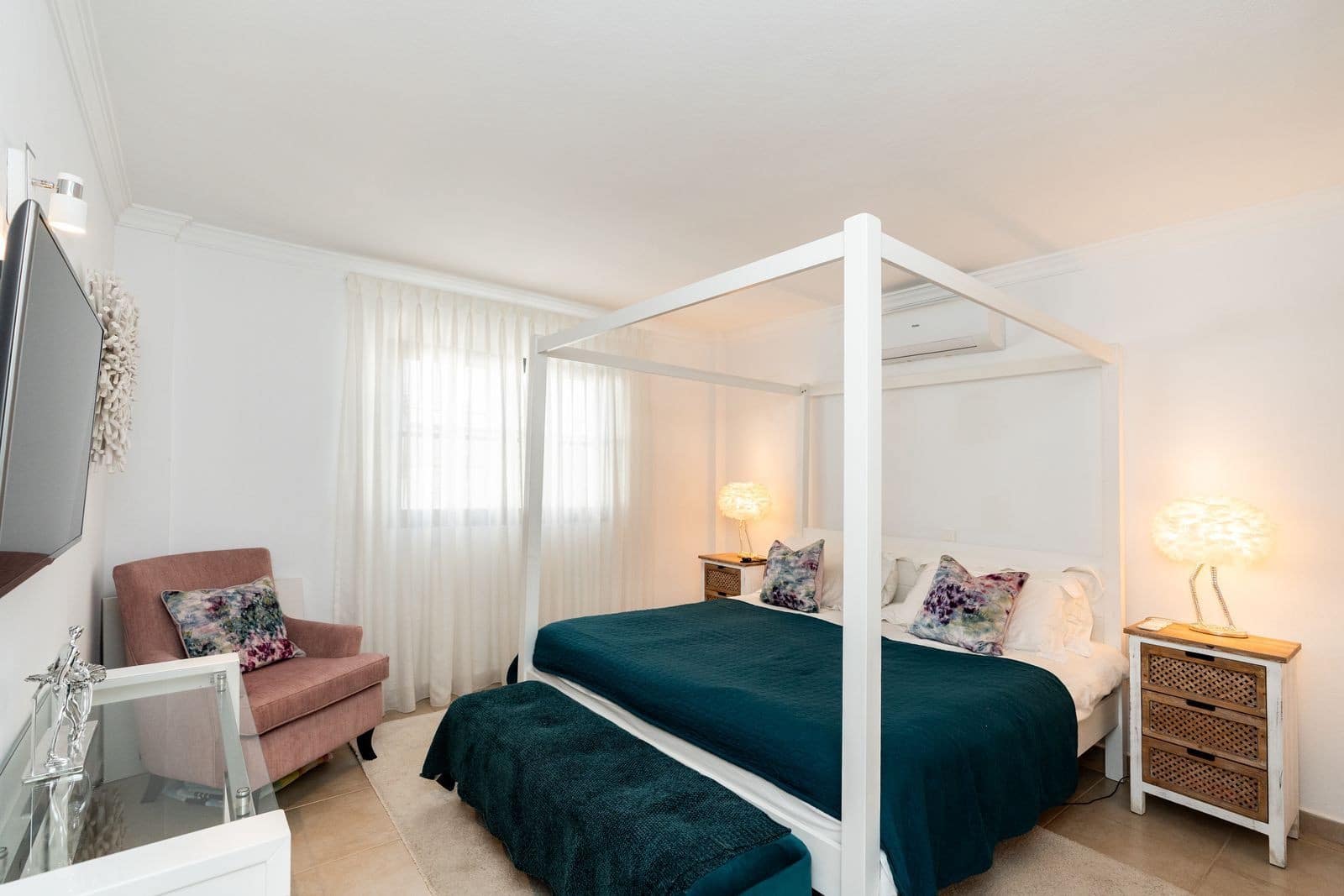 5 soverom Villa til salgs i El Paraiso med svømmebasseng garasje - € 1 600 000 (Ref: 9732006)