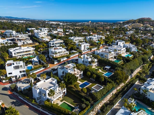 6 Zimmer Villa zu verkaufen in Nueva Andalucia, Marbella mit Pool Garage - 3.980.000 € (Ref: 9735473)