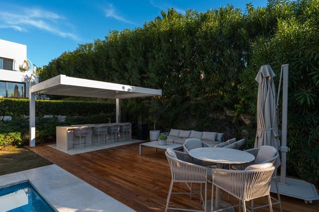 6 soveværelse Villa til salg i Nueva Andalucia, Marbella med swimmingpool garage - € 3.980.000 (Ref: 9735473)