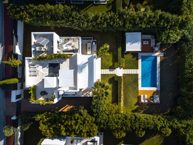 6 soveværelse Villa til salg i Nueva Andalucia, Marbella med swimmingpool garage - € 3.980.000 (Ref: 9735473)