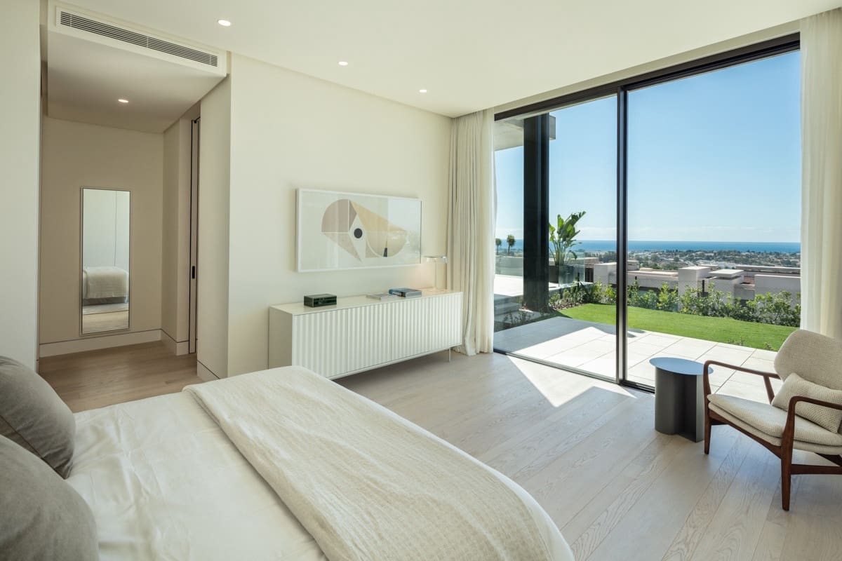 7 soverom Villa til salgs i La Quinta med svømmebasseng garasje - € 9 950 000 (Ref: 9735476)