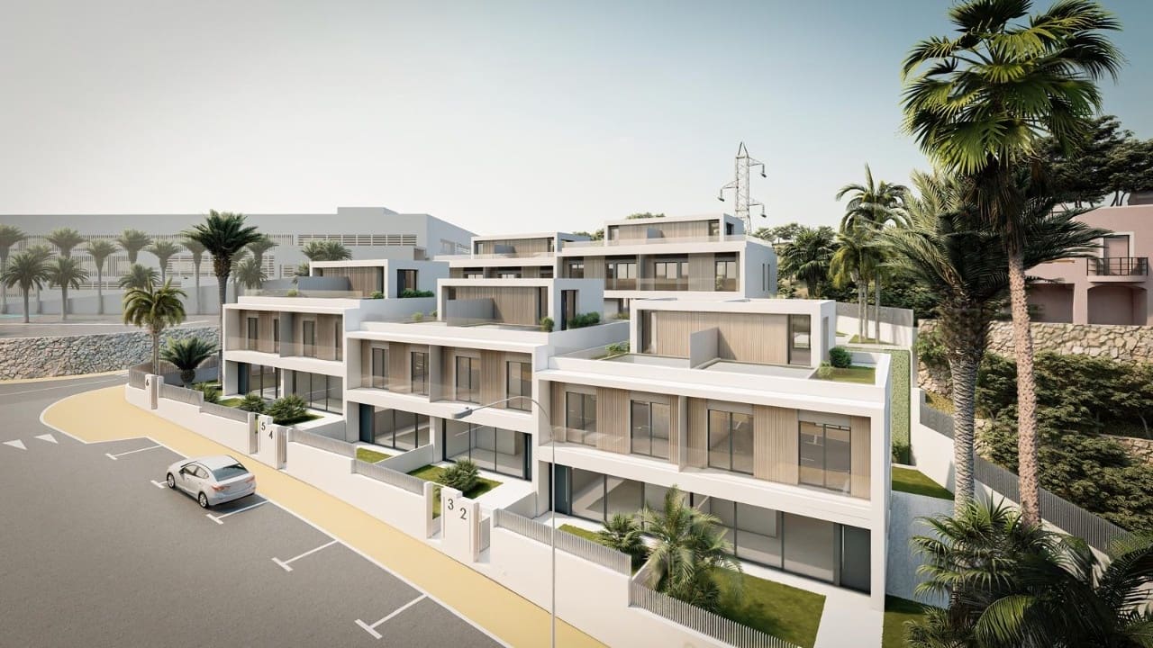 4 soverom Kjedet enebolig til salgs i Estepona med svømmebasseng garasje - € 795 000 (Ref: 9735480)