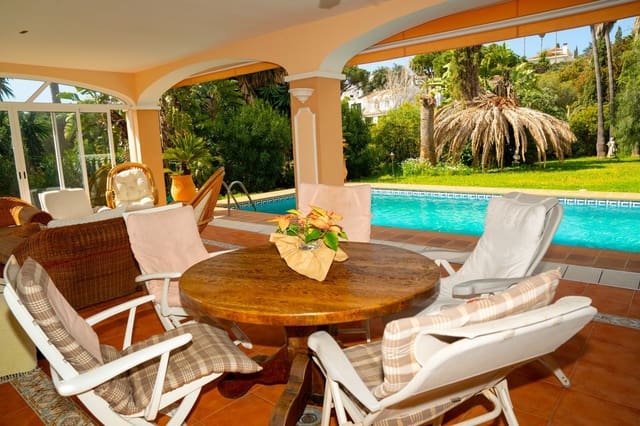 4 slaapkamer Villa te koop in Marbella met zwembad garage - € 1.600.000 (Ref: 9735481)