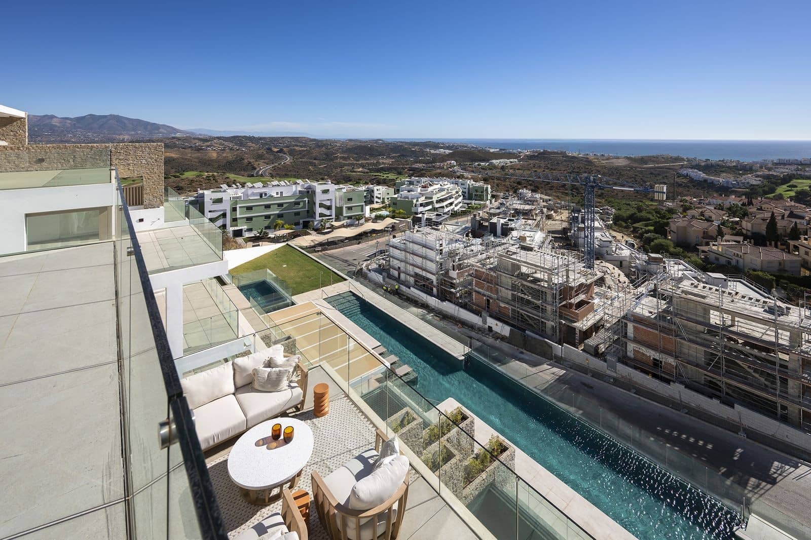 2 sypialnia Penthouse na sprzedaż w La Cala de Mijas z basenem garażem - 915 000 € (Ref: 9735485)