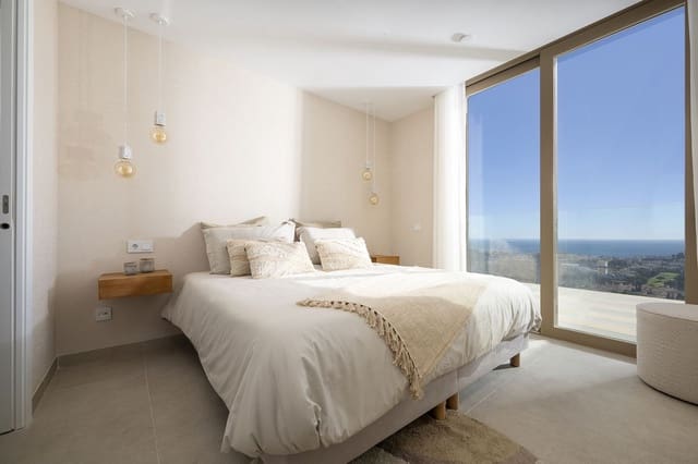 Ático de 2 habitaciones en La Cala de Mijas, Mijas en venta con piscina garaje - 915.000 € (Ref: 9735485)