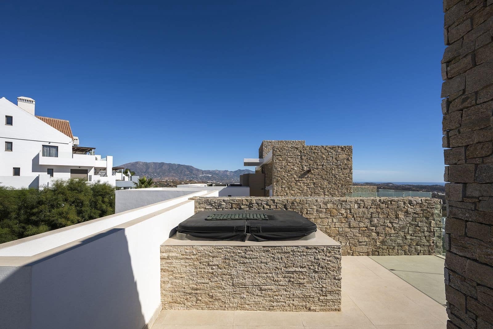 2 sovrum Takvåning till salu i La Cala de Mijas med pool garage - 915 000 € (Ref: 9735485)