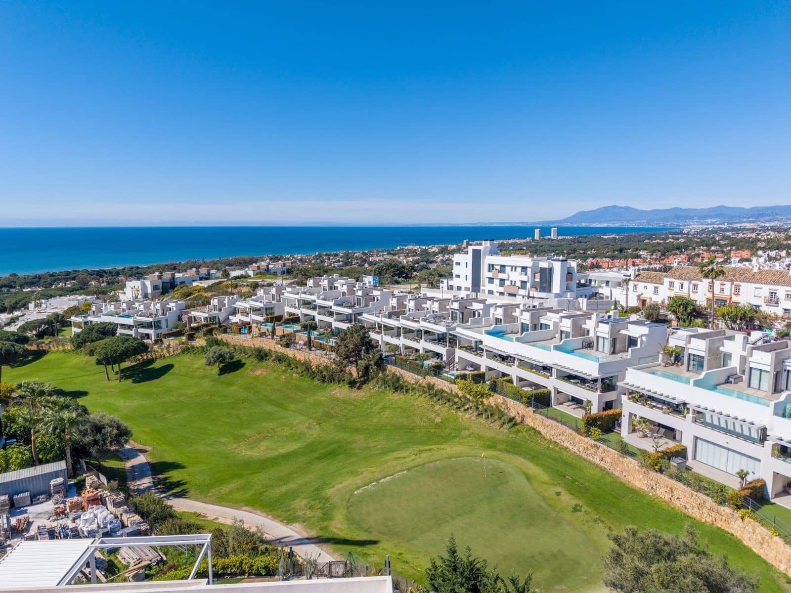 Casa de 3 habitaciones en Marbella en venta con piscina garaje - 1.395.000 € (Ref: 9738456)