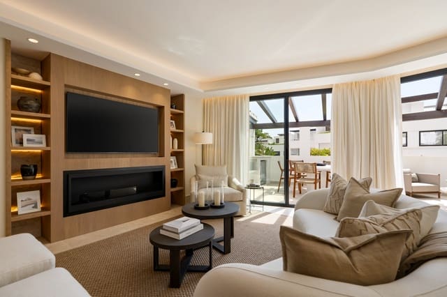 Apartamento de 3 habitaciones en Golden Mile, Marbella en venta con piscina garaje - 1.525.000 € (Ref: 9738459)