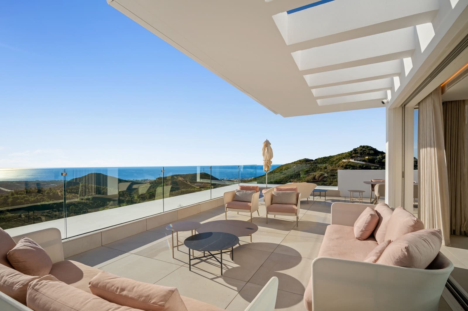 3 bedroom Penthouse for sale in Ojen with pool garage - € 2,995,000 (Ref: 9738464)