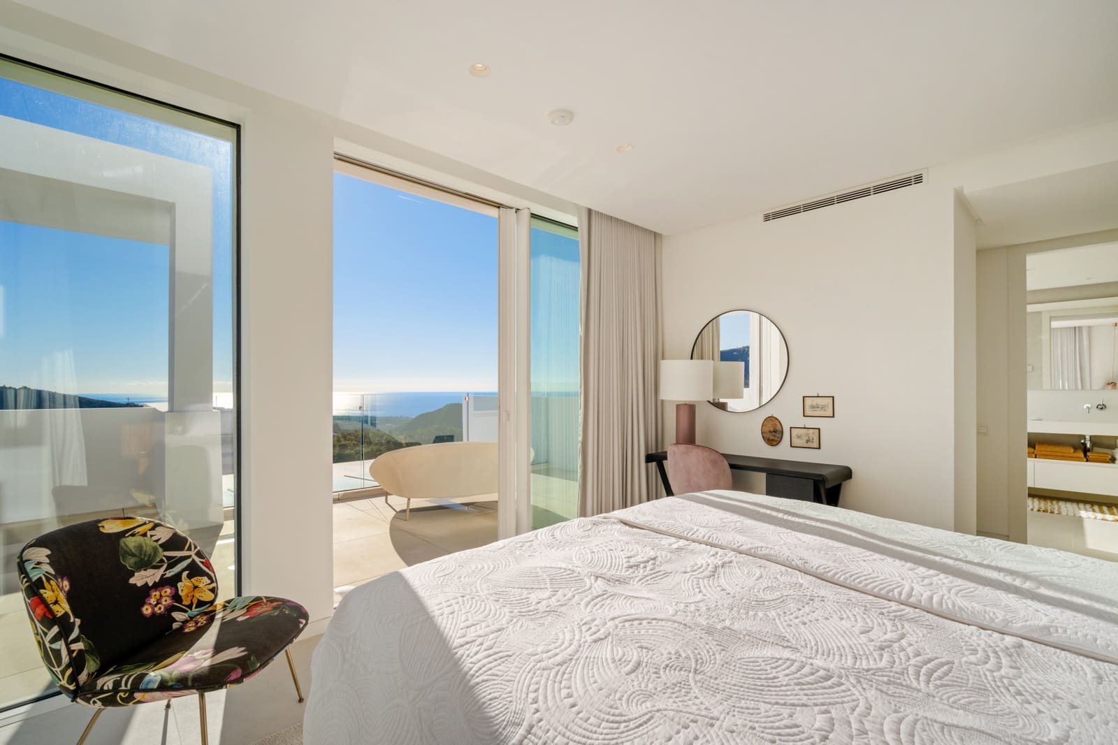 3 bedroom Penthouse for sale in Ojen with pool garage - € 2,995,000 (Ref: 9738464)