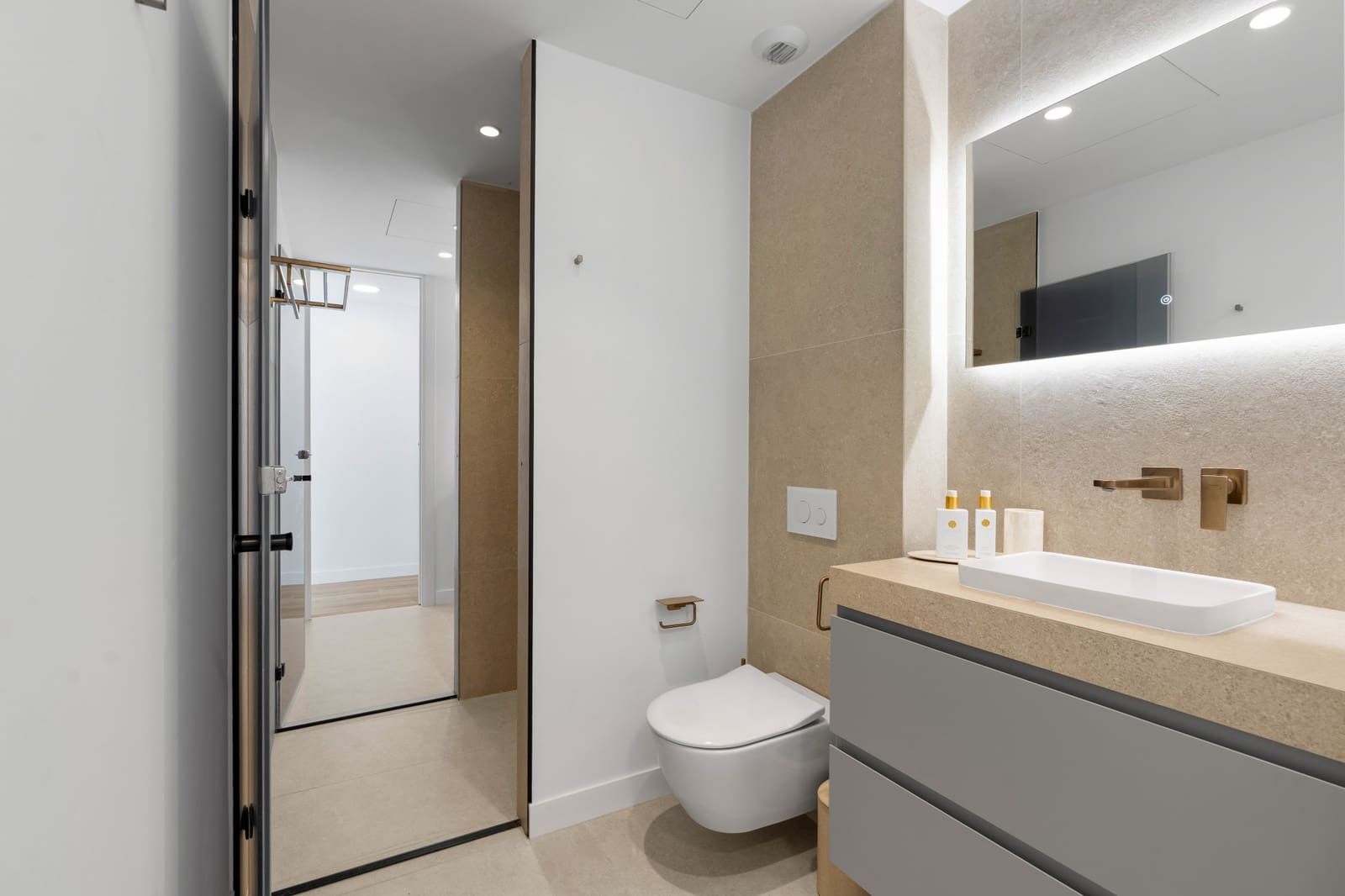 6 bedroom Villa for sale in Nueva Andalucia with pool garage - € 4,445,000 (Ref: 9747005)