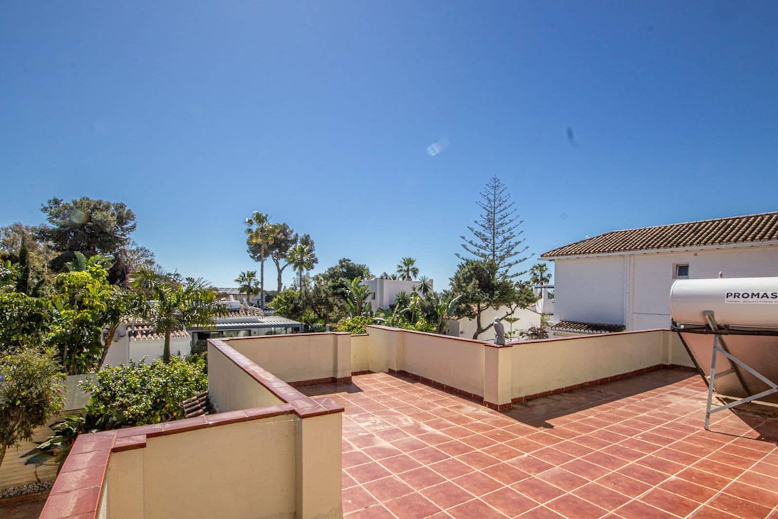 3 soverom Villa til salgs i Marbella med svømmebasseng garasje - € 1 150 000 (Ref: 9747774)