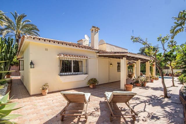 3 sypialnia Willa na sprzedaż w Marbella z basenem garażem - 1 150 000 € (Ref: 9747774)