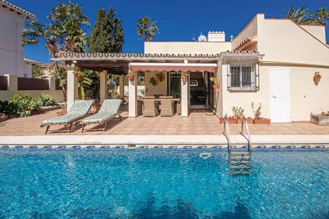 3 sypialnia Willa na sprzedaż w Marbella z basenem garażem - 1 150 000 € (Ref: 9747774)