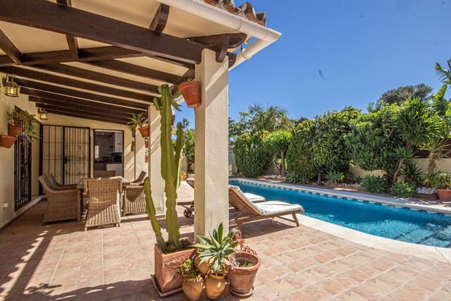 3 sypialnia Willa na sprzedaż w Marbella z basenem garażem - 1 150 000 € (Ref: 9747774)