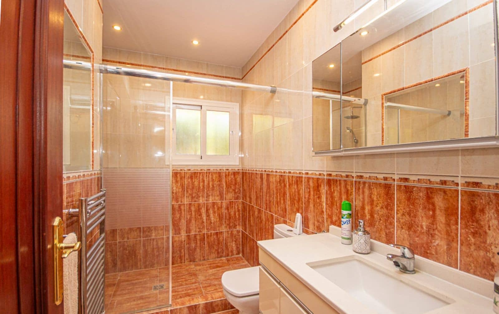 3 soveværelse Villa til salg i Marbella med swimmingpool garage - € 1.150.000 (Ref: 9747774)