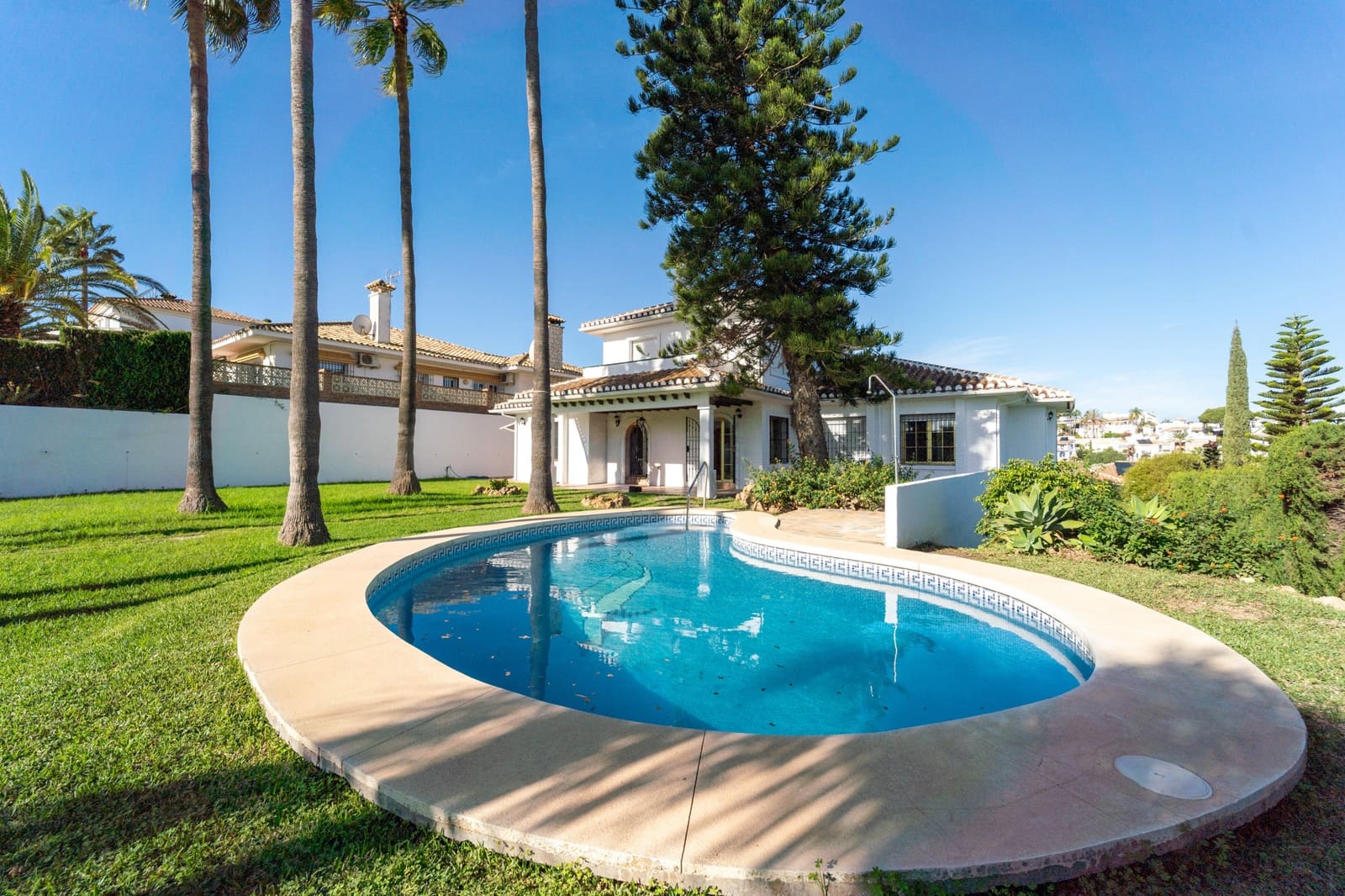 4 bedroom Villa for sale in Cerro del Aguila with pool garage - € 895,000 (Ref: 9751889)