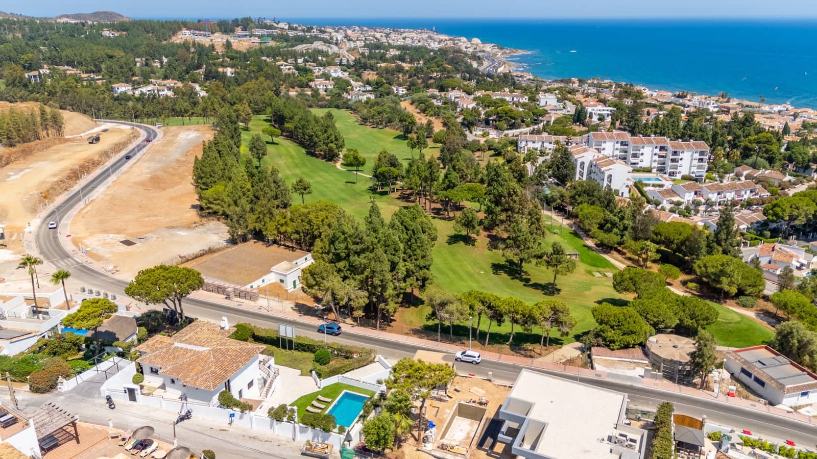 5 Zimmer Villa zu verkaufen in La Cala de Mijas mit Pool Garage - 2.195.000 € (Ref: 9751895)