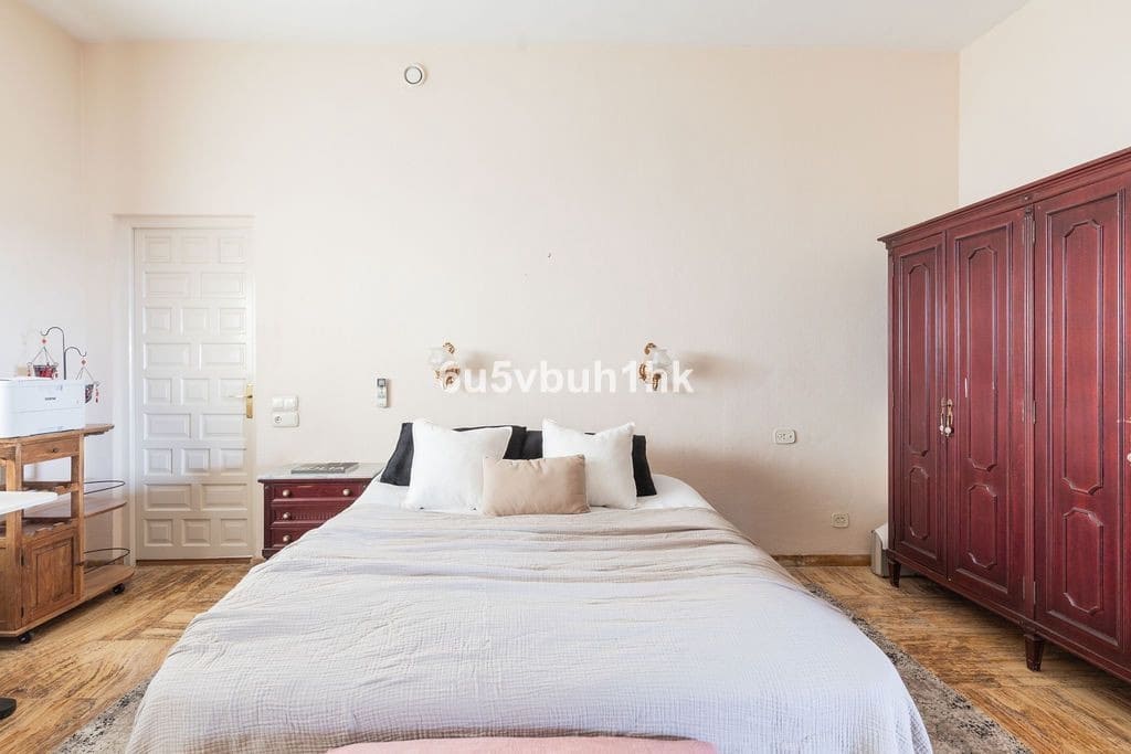 Chalet de 4 habitaciones en Fuengirola en venta con piscina garaje - 1.295.000 € (Ref: 9751902)