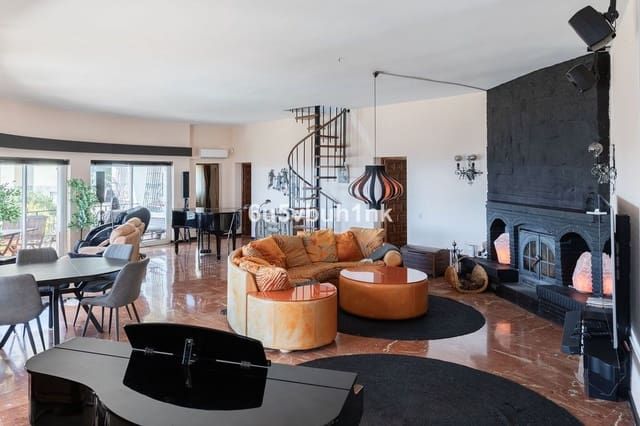 Chalet de 4 habitaciones en Torreblanca, Fuengirola en venta con piscina garaje - 1.295.000 € (Ref: 9751902)