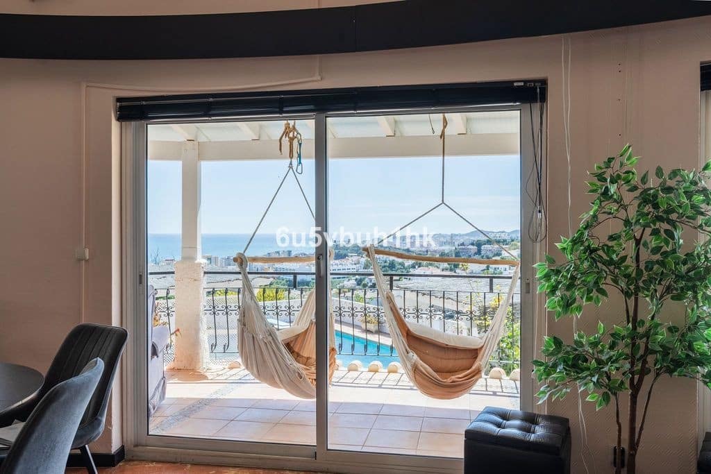Chalet de 4 habitaciones en Fuengirola en venta con piscina garaje - 1.295.000 € (Ref: 9751902)