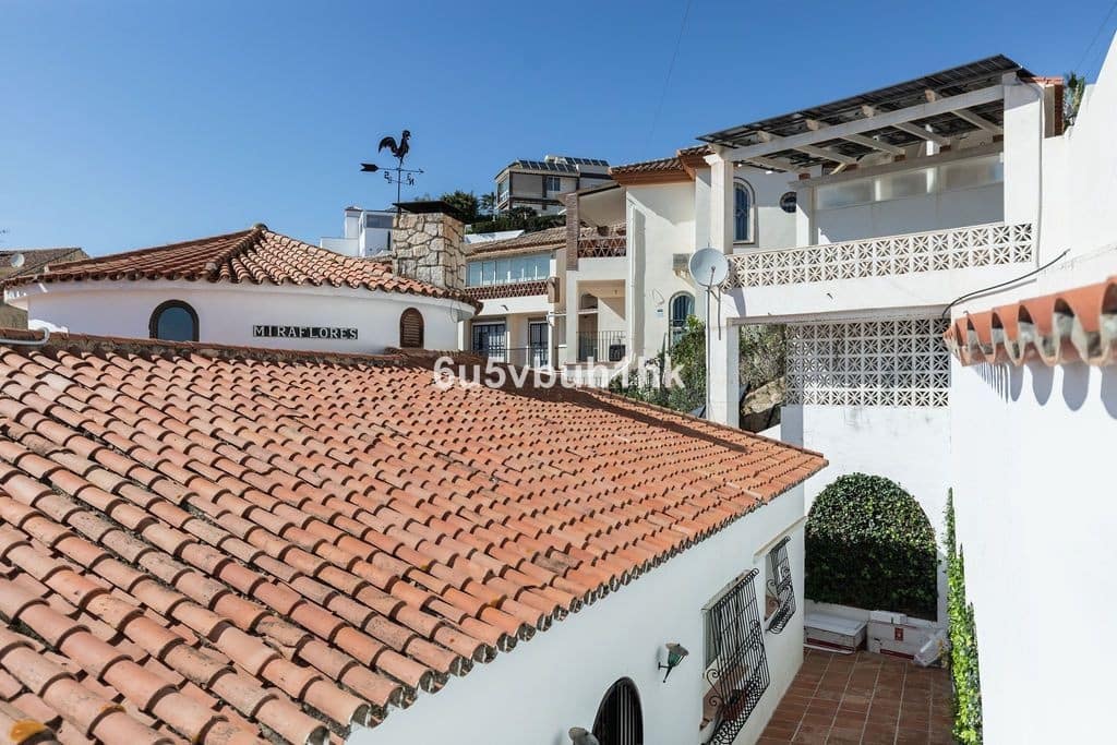 Chalet de 4 habitaciones en Fuengirola en venta con piscina garaje - 1.295.000 € (Ref: 9751902)
