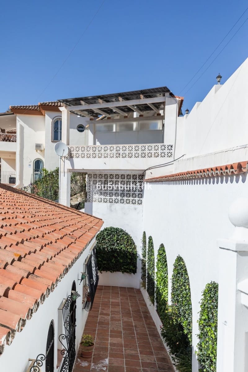 Chalet de 4 habitaciones en Fuengirola en venta con piscina garaje - 1.295.000 € (Ref: 9751902)