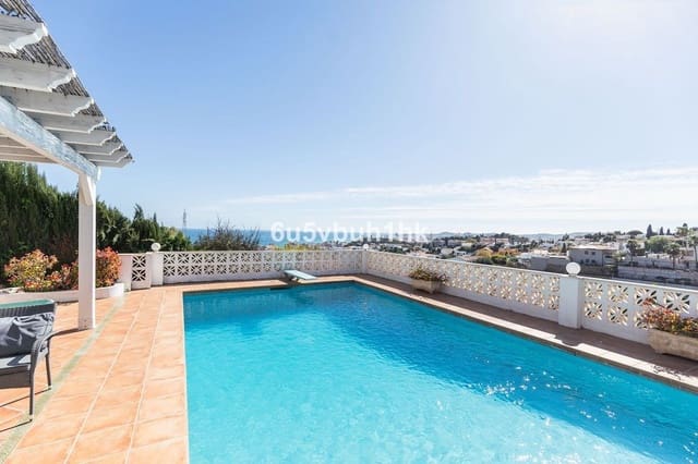 4 makuuhuone Huvila myytävänä paikassa Torreblanca, Fuengirola mukana uima-altaan 
autotalli - 1 295 000 € (Ref: 9751902)