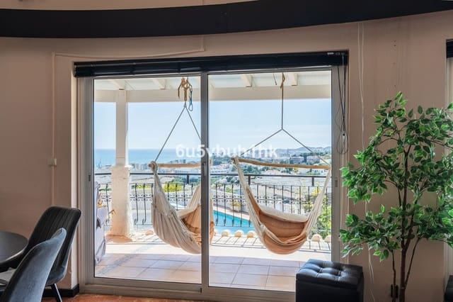 4 makuuhuone Huvila myytävänä paikassa Torreblanca, Fuengirola mukana uima-altaan 
autotalli - 1 295 000 € (Ref: 9751902)