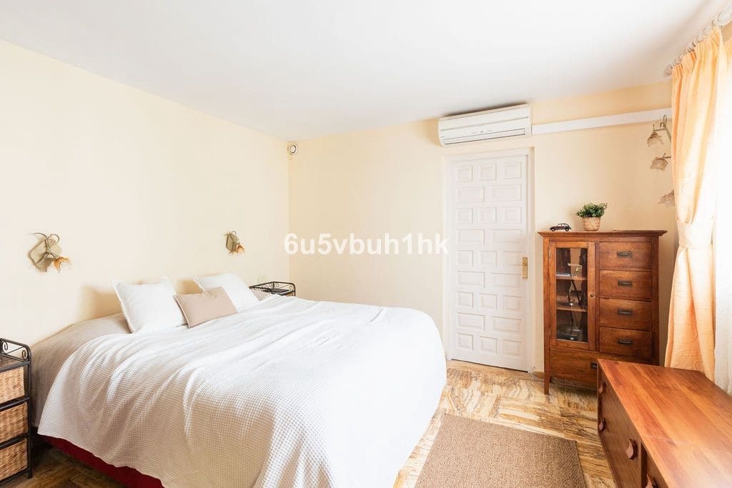 4 soveværelse Villa til salg i Fuengirola med swimmingpool garage - € 1.295.000 (Ref: 9751902)