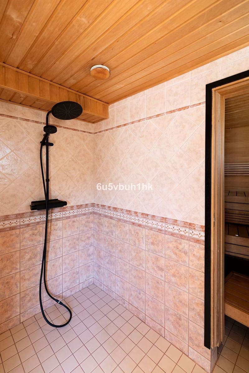 4 soveværelse Villa til salg i Fuengirola med swimmingpool garage - € 1.295.000 (Ref: 9751902)