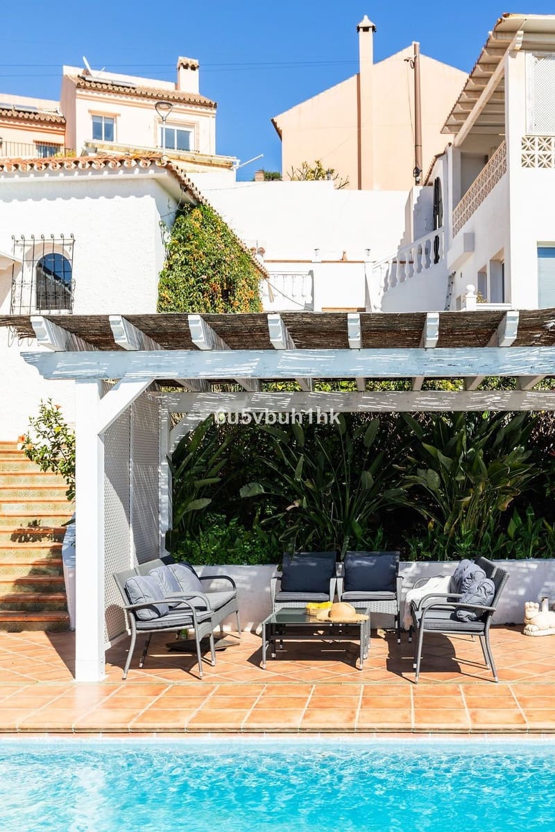 4 soveværelse Villa til salg i Fuengirola med swimmingpool garage - € 1.295.000 (Ref: 9751902)