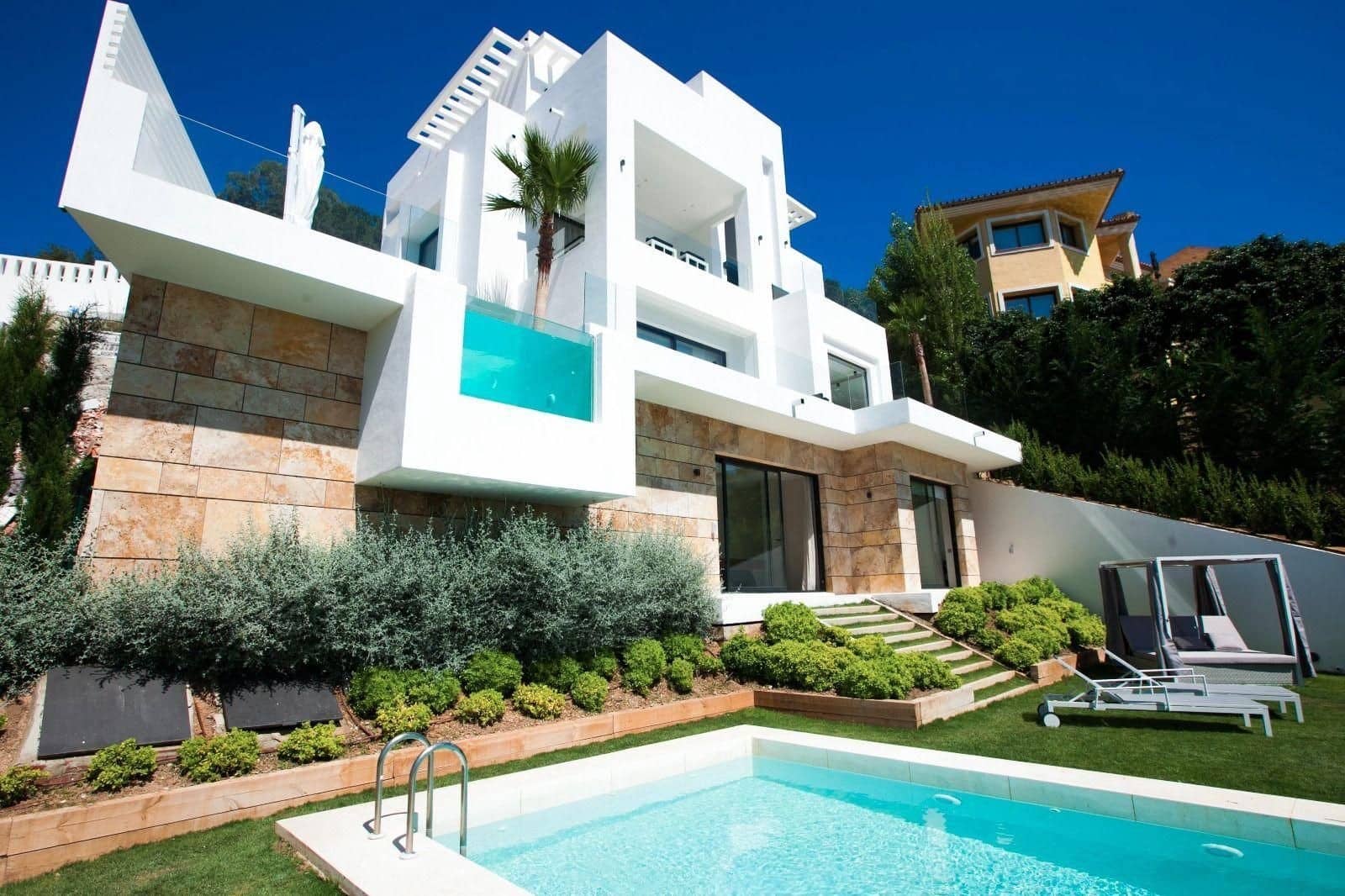 6 soveværelse Villa til salg i Marbella med swimmingpool garage - € 2.500.000 (Ref: 9751903)