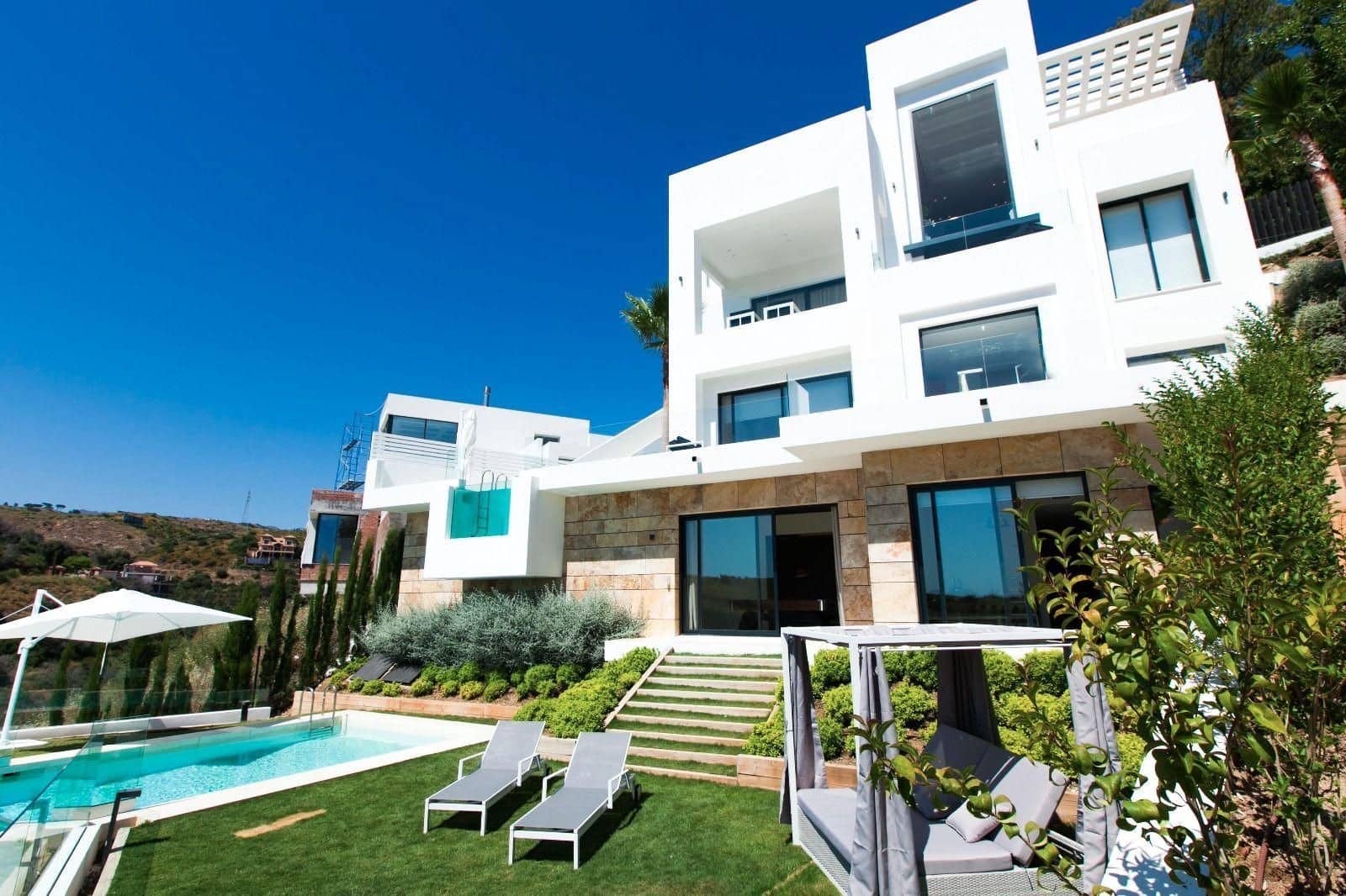 6 soveværelse Villa til salg i Marbella med swimmingpool garage - € 2.500.000 (Ref: 9751903)