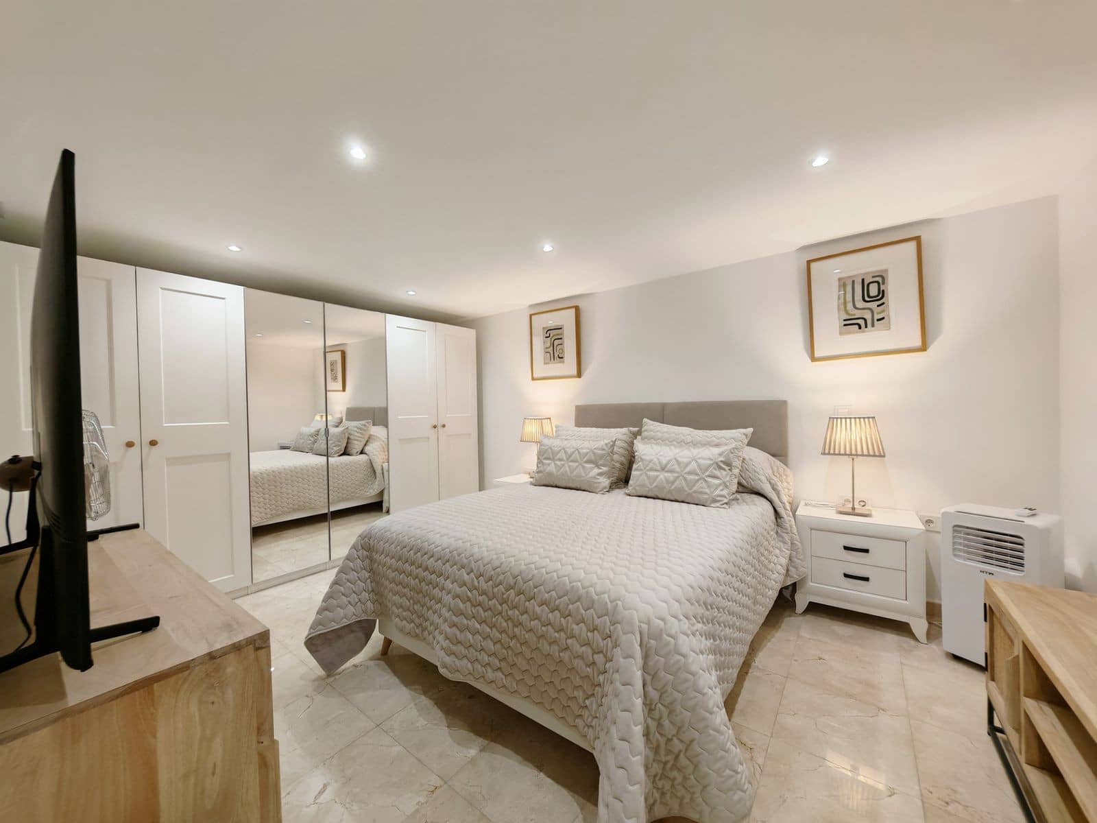 4 sypialnia Dom na sprzedaż w Riviera del Sol z basenem garażem - 649 000 € (Ref: 9751904)