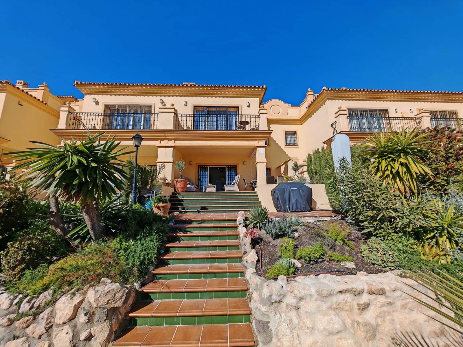 4 sypialnia Dom na sprzedaż w Riviera del Sol z basenem garażem - 649 000 € (Ref: 9751904)