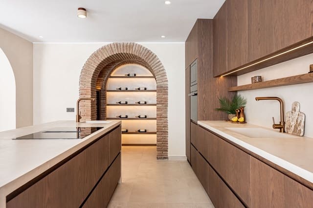 4 soveværelse Byhus til salg i Marbella med swimmingpool garage - € 2.495.000 (Ref: 9751905)