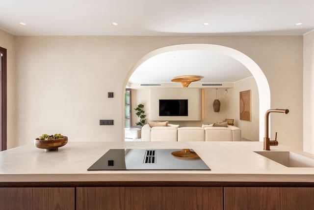 4 sovrum Hus till salu i Marbella med pool garage - 2 495 000 € (Ref: 9751905)