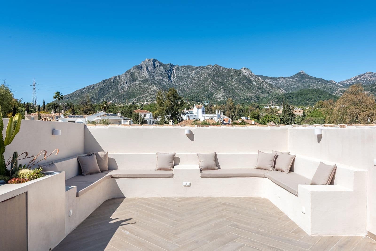 4 chambre Maison de Ville à vendre à Marbella avec piscine garage - 2 495 000 € (Ref: 9751905)
