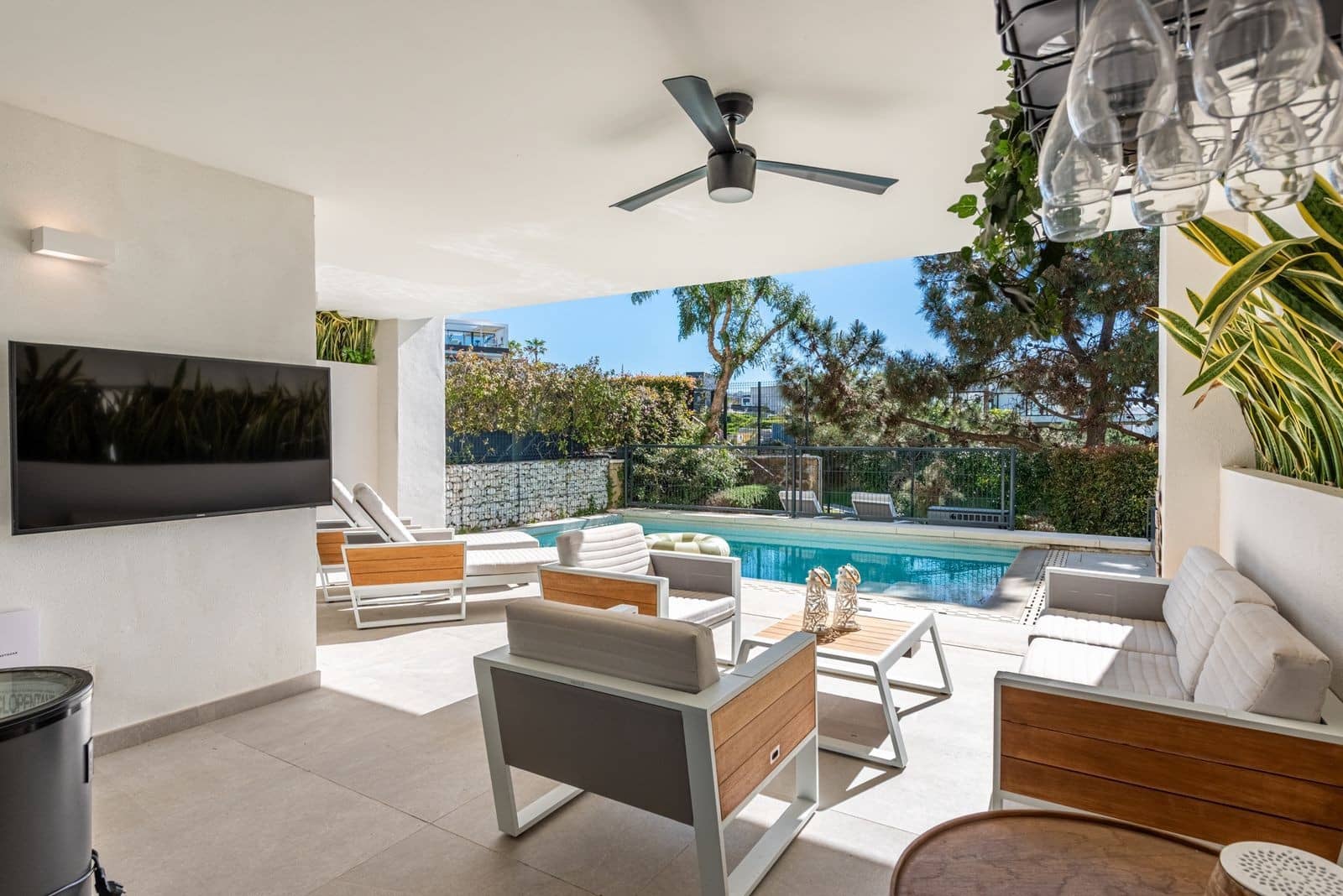 3 soveværelse Byhus til salg i Marbella med swimmingpool garage - € 1.395.000 (Ref: 9751906)