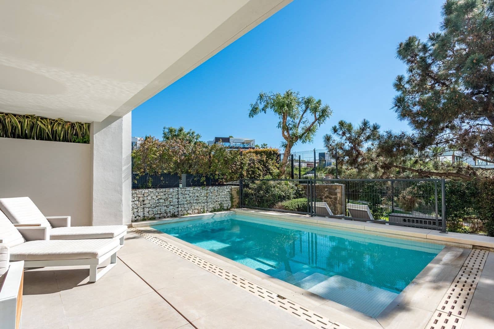 3 soveværelse Byhus til salg i Marbella med swimmingpool garage - € 1.395.000 (Ref: 9751906)