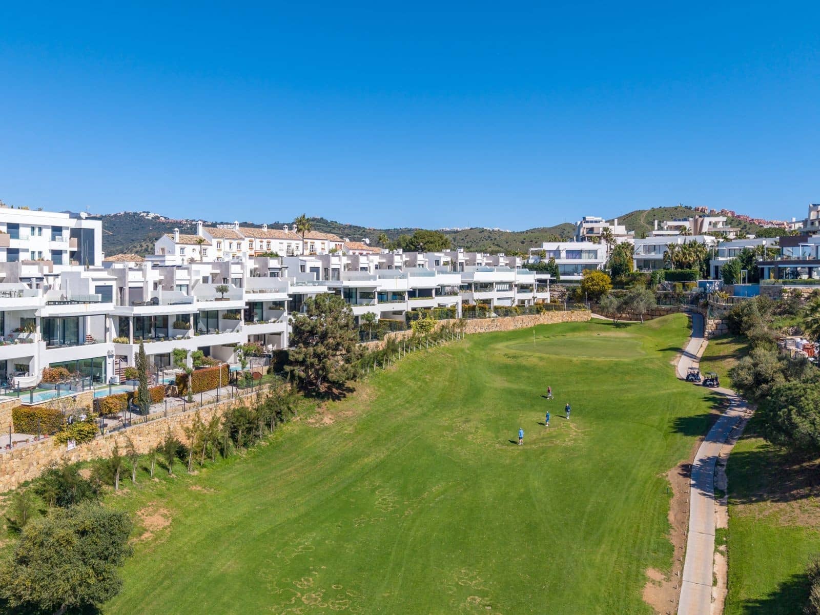 3 soveværelse Byhus til salg i Marbella med swimmingpool garage - € 1.395.000 (Ref: 9751906)