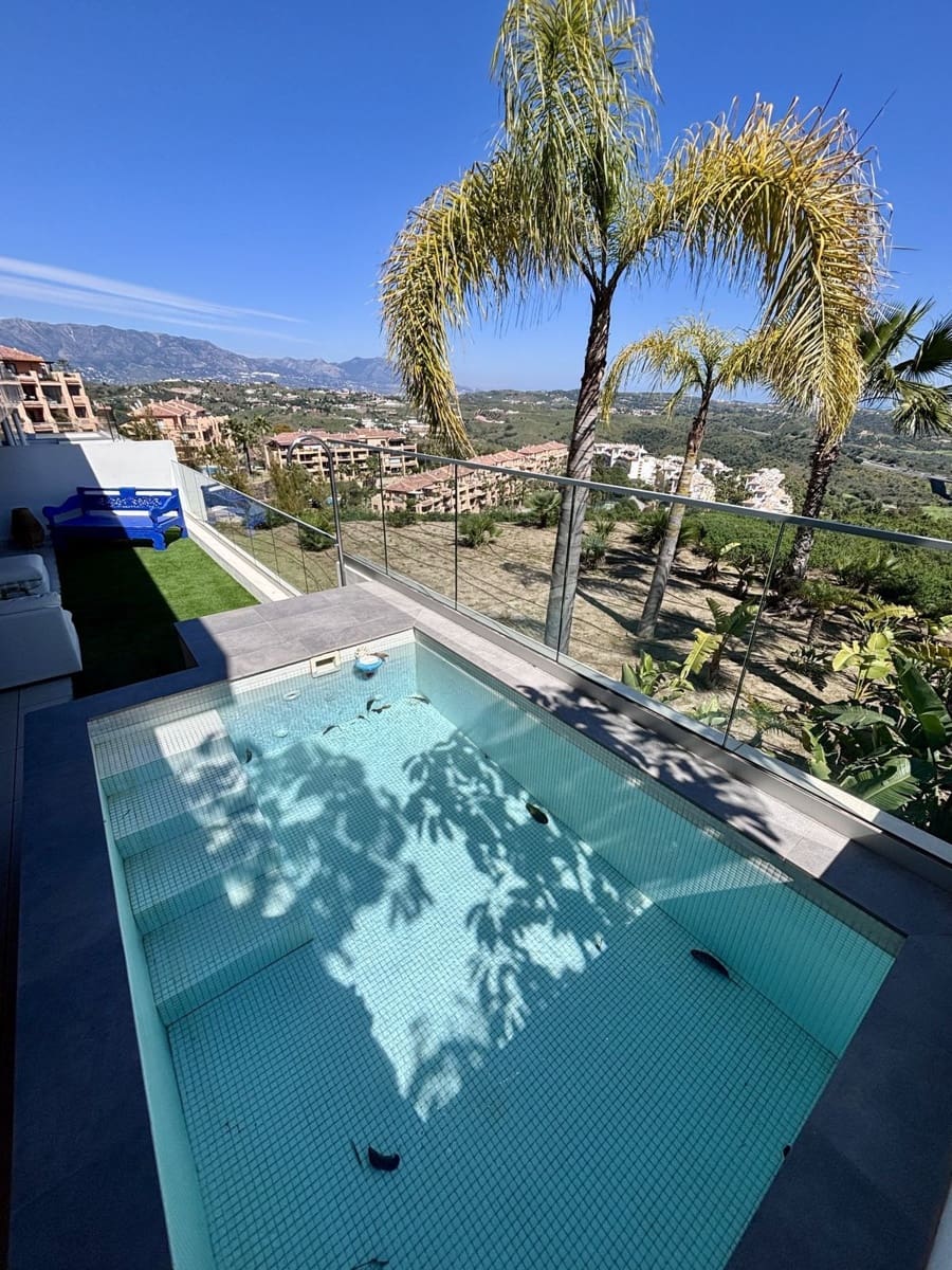3 soveværelse Lejlighed til salg i La Cala de Mijas med swimmingpool garage - € 925.000 (Ref: 9751907)