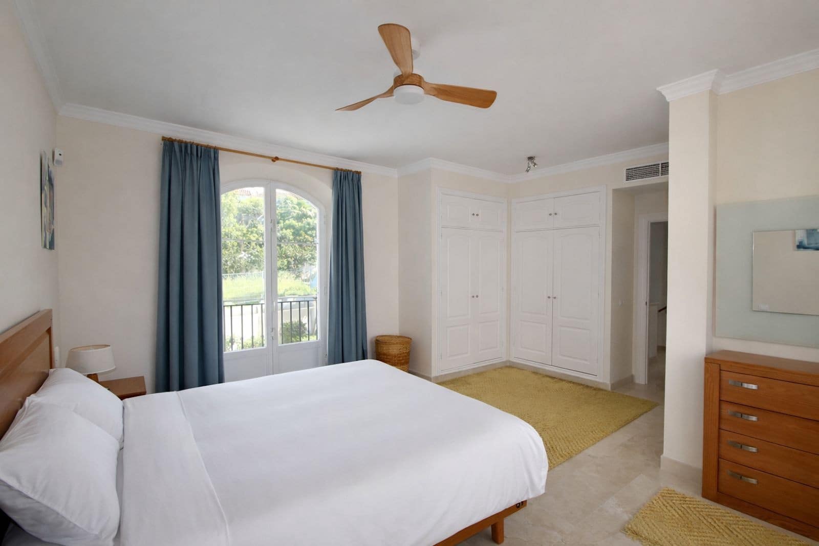 3 slaapkamer Halfvrijstaande villa te koop in Marbella met zwembad garage - € 725.000 (Ref: 9755563)