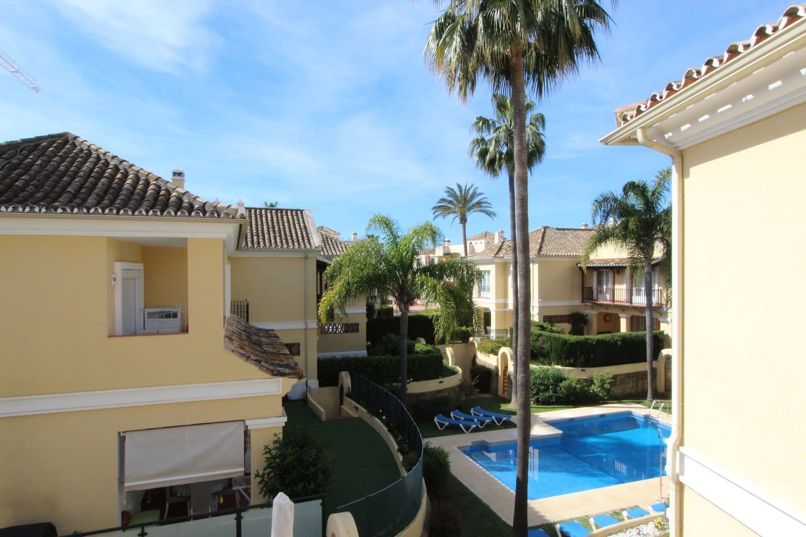 3 bedroom Semi-detached Villa for sale in Marbella with pool garage - € 695,000 (Ref: 9755563)