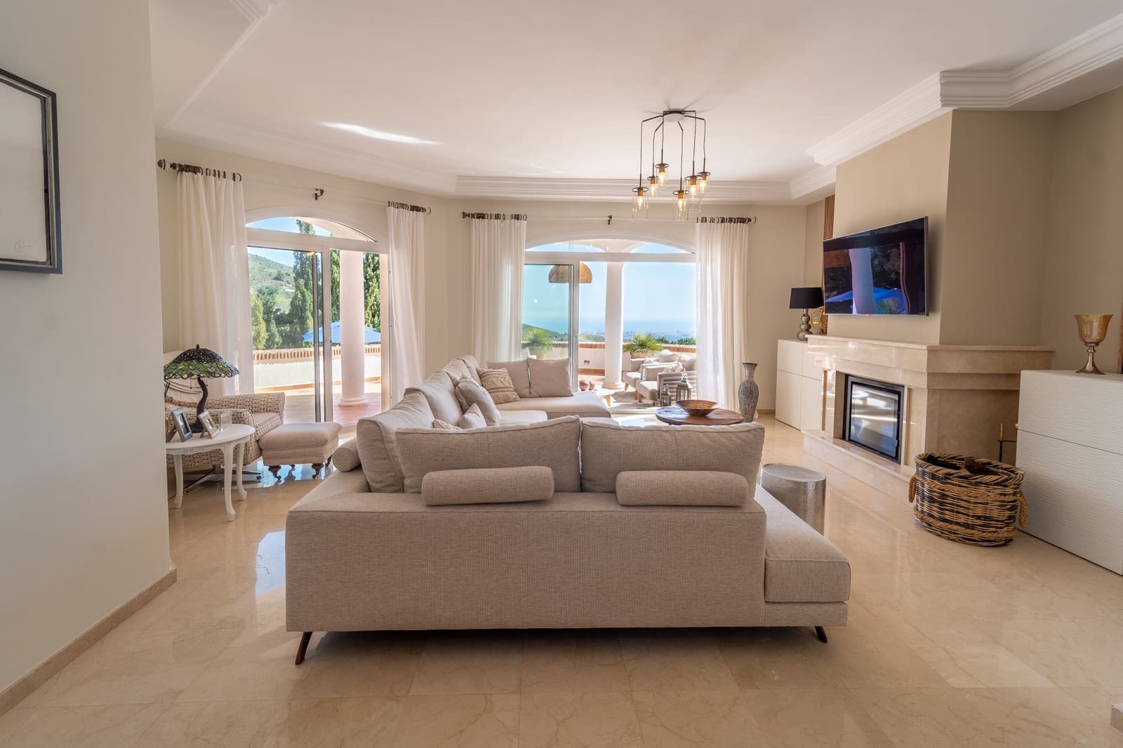 4 bedroom Villa for sale in Mijas with pool garage - € 1,500,000 (Ref: 9758827)